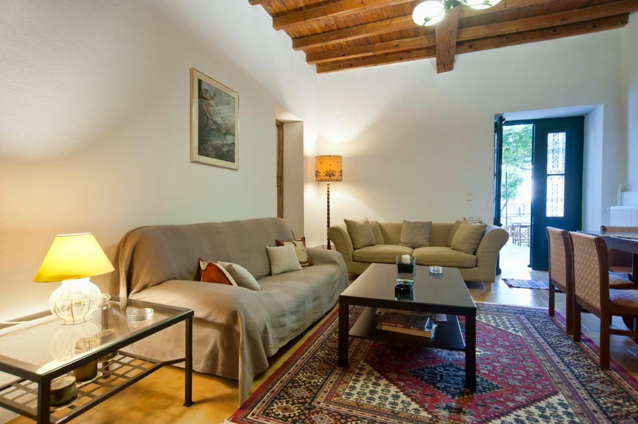 Elia Apartments Chrisso Delphi Luaran gambar